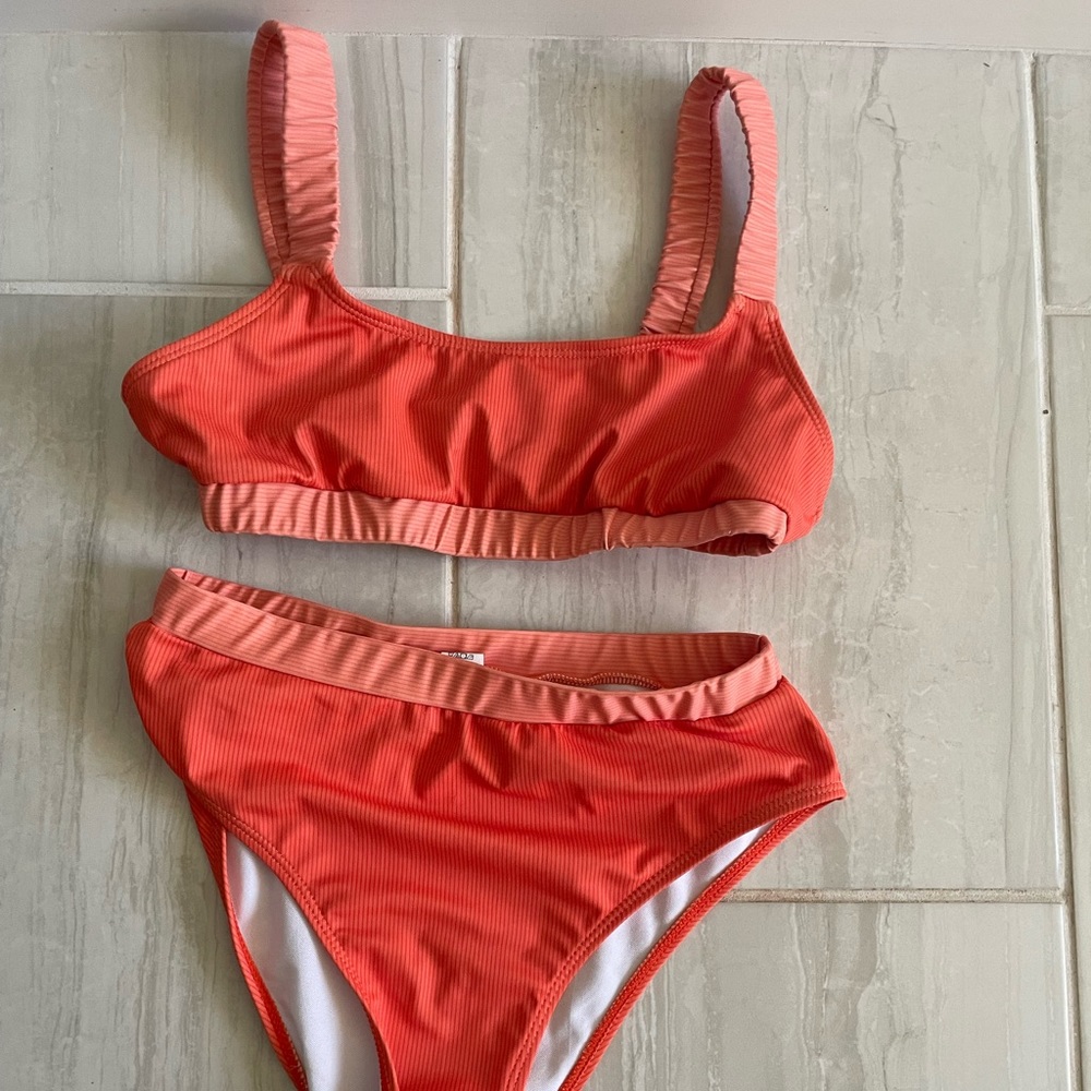 Small orange bikini - Picture 2 of 2